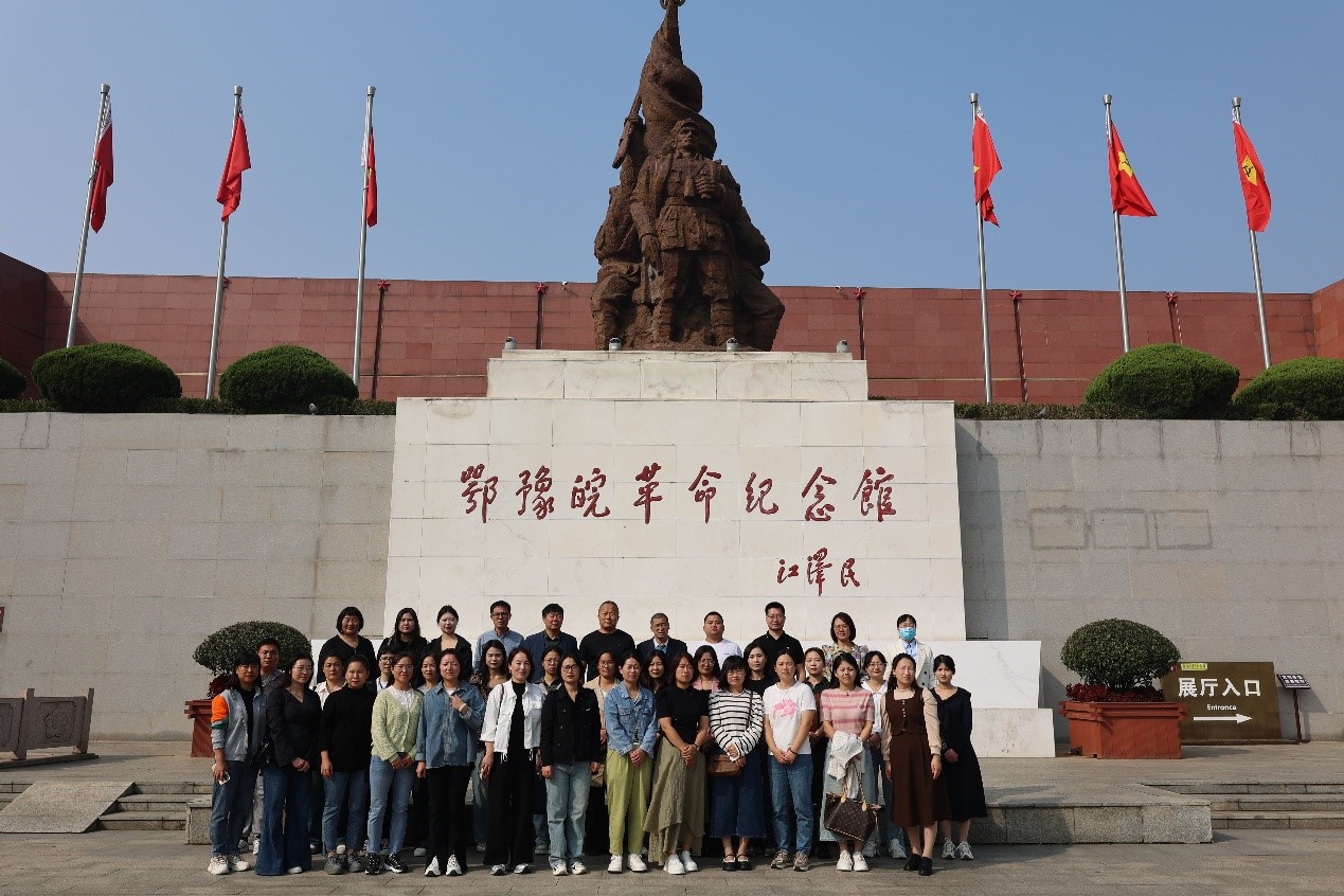 太阳成集团tyc151cc举办“国培计划”平舆县初中语文骨干教师研修班综合实践教育活动